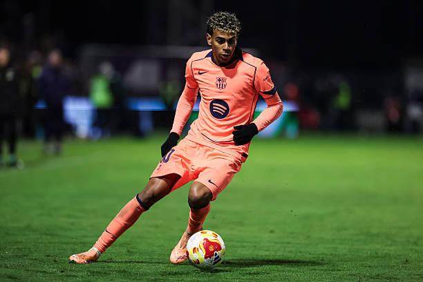 河南球迷在看台打出TIFO：United as one，we make history